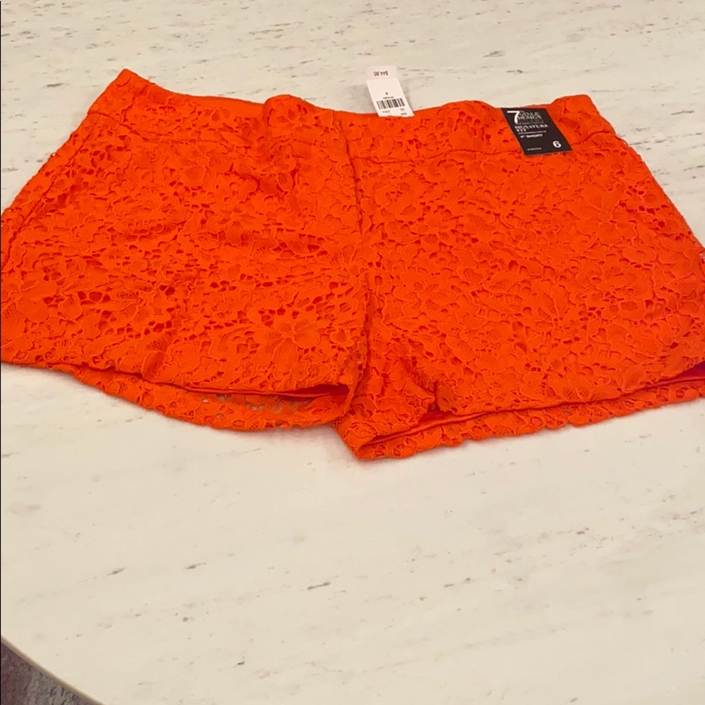 NY & Company 7th Ave Des. Studio Lace Shorts